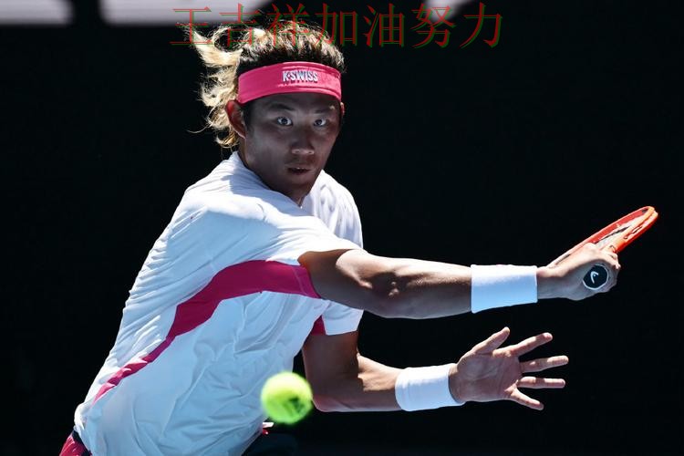 张之臻在NBA中单场高分成为全场焦点 让晋级悬念继续保留 张之臻在NBA中单场高分成为全场焦点 让晋级悬念继续保留